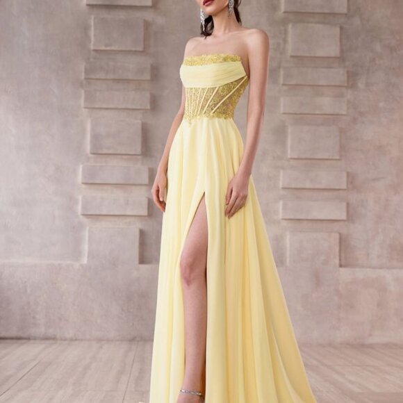 Giada - Picture 3 of 6